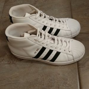 Men's Adidas Pro High Top Shoes Size 8.5.